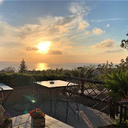 La Terrazzina Sul Tramonto Bed & Breakfast Forio di Ischia Eksteriør bilde