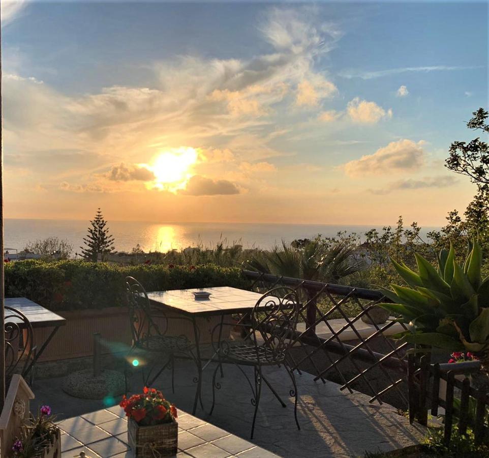 La Terrazzina Sul Tramonto Bed & Breakfast Forio di Ischia Eksteriør bilde